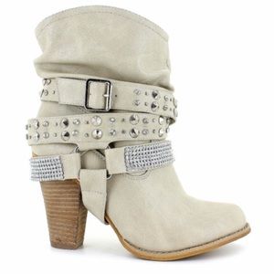 Mojo moxy Bling heal boots